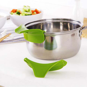 Slip-On Anti-Spill Silicone Pour Spout